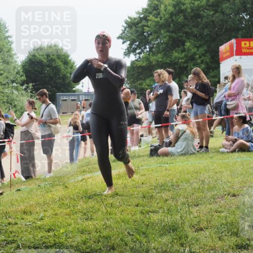 21.06.2025 - 27. Vierlanden-Triathlon KatJ http://msf.ph/oto/8035159 15.06.2025 11:19:38 Schwimmen 875, 878, 895, 923 meine-sportfotos.de