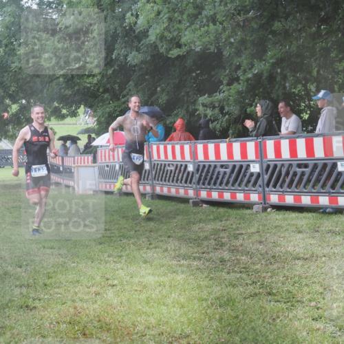 21.06.2025 - 27. Vierlanden-Triathlon KatJ http://msf.ph/oto/8035160 15.06.2025 13:50:49 Ziel 1098, 1108, 1120, 1132, 1134, 1136 meine-sportfotos.de