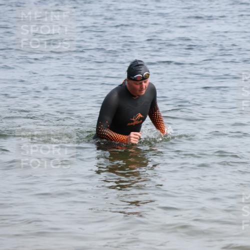 21.06.2025 - 27. Vierlanden-Triathlon Lena Gebhardt http://msf.ph/oto/8035168 15.06.2025 11:21:27 Schwimmen 967 meine-sportfotos.de