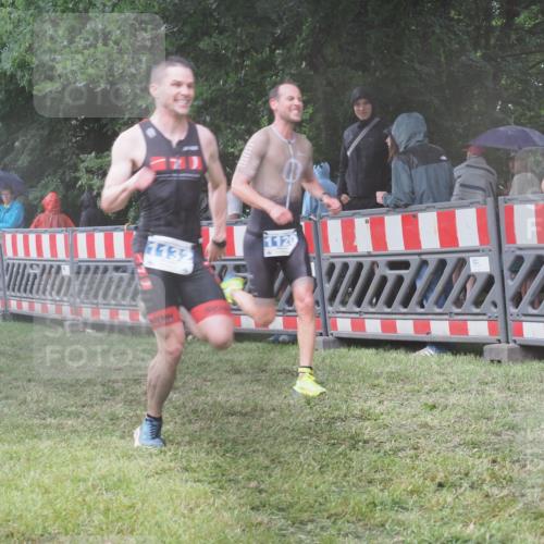 21.06.2025 - 27. Vierlanden-Triathlon KatJ http://msf.ph/oto/8035184 15.06.2025 13:50:50 Ziel 1098, 1108, 1120, 1132, 1134, 1136 meine-sportfotos.de