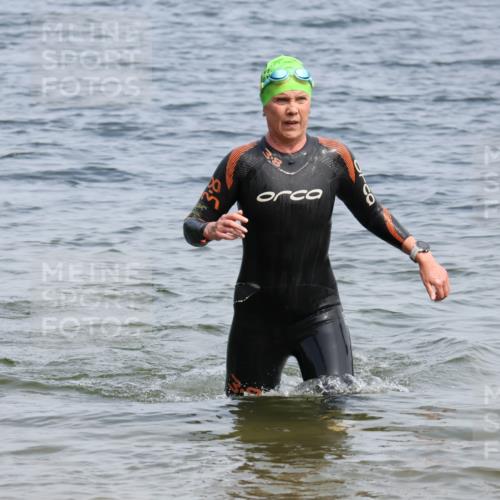 21.06.2025 - 27. Vierlanden-Triathlon Lena Gebhardt http://msf.ph/oto/8035229 15.06.2025 11:21:58 Schwimmen 917 meine-sportfotos.de