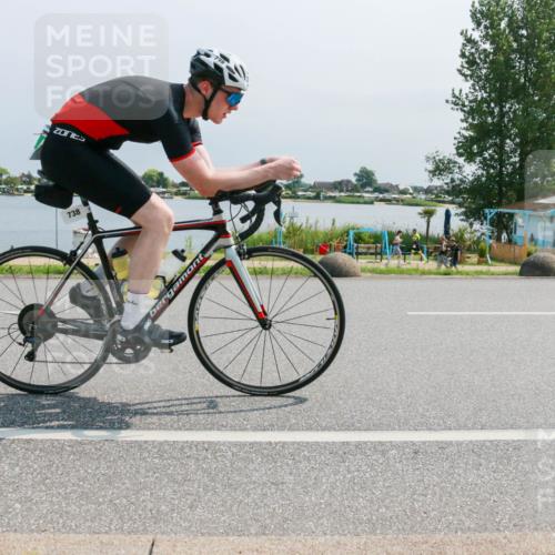 21.06.2025 - 27. Vierlanden-Triathlon H.Heesch http://msf.ph/oto/8035231 15.06.2025 11:43:41 Radfahren 210, 714, 731, 738 meine-sportfotos.de