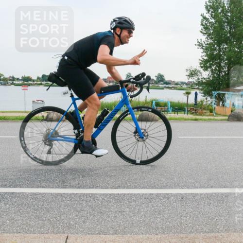 15.06.2025 - 27. Vierlanden-Triathlon H.Heesch http://msf.ph/oto/8035235 15.06.2025 10:44:34 Radfahren 180, 237, 388, 464 meine-sportfotos.de
