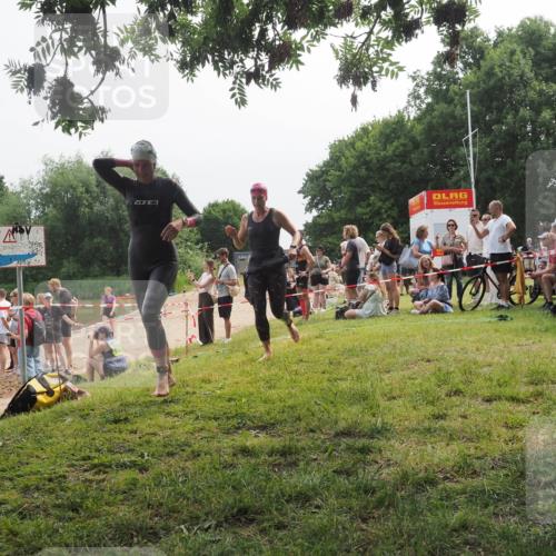 21.06.2025 - 27. Vierlanden-Triathlon KatJ http://msf.ph/oto/8035237 15.06.2025 11:19:56 Schwimmen 899, 915, 964 meine-sportfotos.de