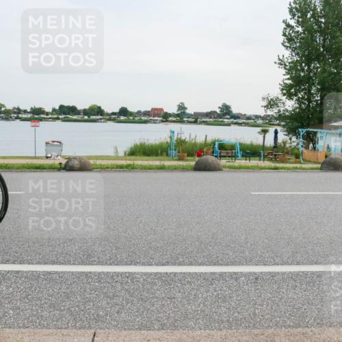 15.06.2025 - 27. Vierlanden-Triathlon H.Heesch http://msf.ph/oto/8035238 15.06.2025 10:44:35 Radfahren 180, 237, 388, 464 meine-sportfotos.de