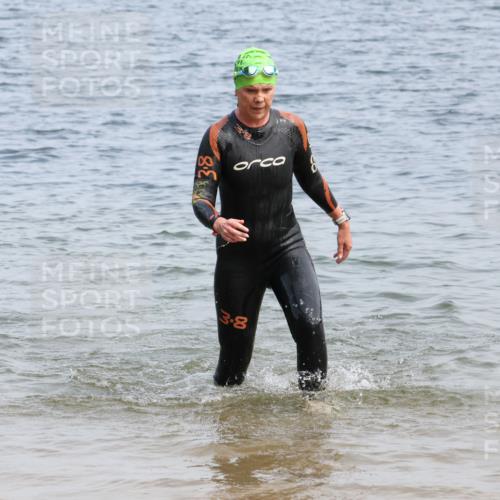 21.06.2025 - 27. Vierlanden-Triathlon Lena Gebhardt http://msf.ph/oto/8035241 15.06.2025 11:22:00 Schwimmen 917 meine-sportfotos.de