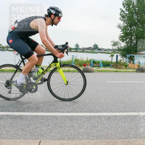 15.06.2025 - 27. Vierlanden-Triathlon H.Heesch http://msf.ph/oto/8035245 15.06.2025 10:44:36 Radfahren 180, 237, 464 meine-sportfotos.de
