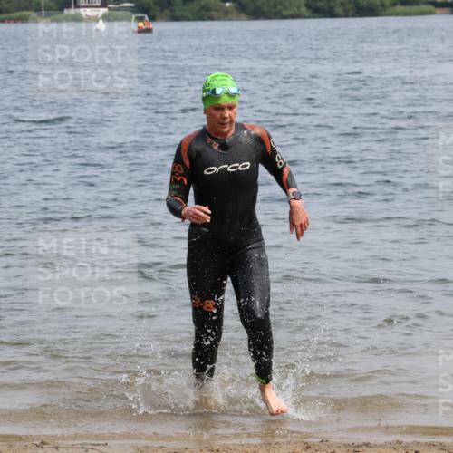 21.06.2025 - 27. Vierlanden-Triathlon Lena Gebhardt http://msf.ph/oto/8035247 15.06.2025 11:22:02 Schwimmen 917 meine-sportfotos.de