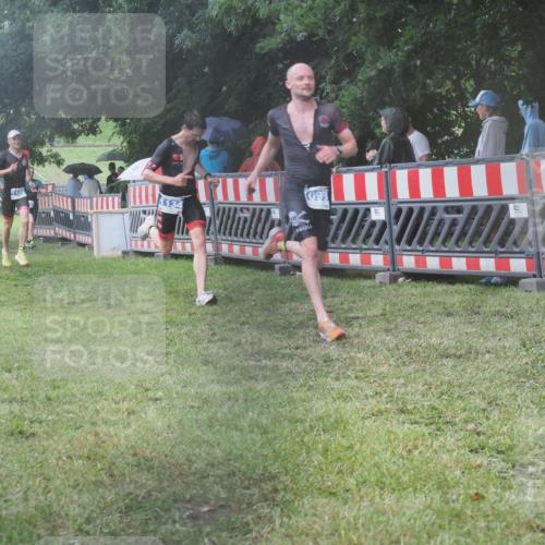 21.06.2025 - 27. Vierlanden-Triathlon KatJ http://msf.ph/oto/8035248 15.06.2025 13:50:56 Ziel 843, 1098, 1108, 1134 meine-sportfotos.de