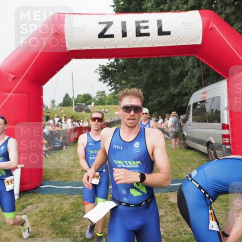 21.06.2025 - 27. Vierlanden-Triathlon MichiJ http://msf.ph/oto/8035254 15.06.2026 12:59:18 Ziel 994, 1014, 1015, 1016, 1018 meine-sportfotos.de
