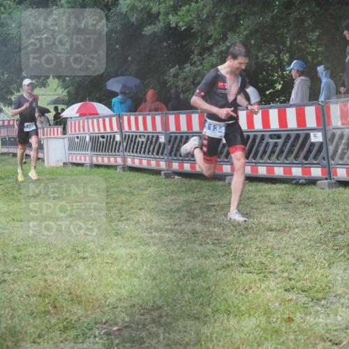 21.06.2025 - 27. Vierlanden-Triathlon KatJ http://msf.ph/oto/8035263 15.06.2025 13:50:57 Ziel 843, 1098, 1108, 1134 meine-sportfotos.de