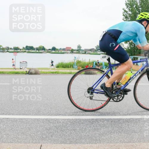 15.06.2025 - 27. Vierlanden-Triathlon H.Heesch http://msf.ph/oto/8035271 15.06.2025 10:44:44 Radfahren 133, 154, 161, 434 meine-sportfotos.de