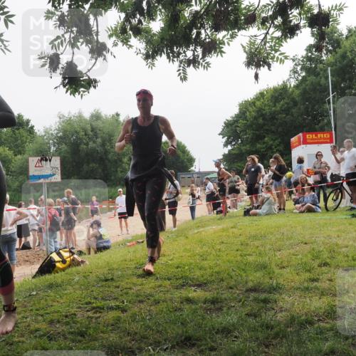 21.06.2025 - 27. Vierlanden-Triathlon KatJ http://msf.ph/oto/8035276 15.06.2025 11:19:57 Schwimmen 899, 915, 964 meine-sportfotos.de
