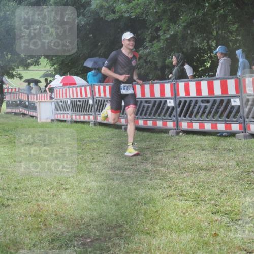 21.06.2025 - 27. Vierlanden-Triathlon KatJ http://msf.ph/oto/8035281 15.06.2025 13:50:58 Ziel 843, 1108, 1134 meine-sportfotos.de