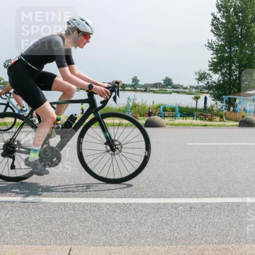 21.06.2025 - 27. Vierlanden-Triathlon H.Heesch http://msf.ph/oto/8035289 15.06.2025 11:43:45 Radfahren 58, 210, 738 meine-sportfotos.de