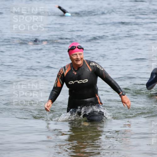 21.06.2025 - 27. Vierlanden-Triathlon Lena Gebhardt http://msf.ph/oto/8035322 15.06.2025 11:22:27 Schwimmen 914 meine-sportfotos.de