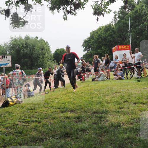 21.06.2025 - 27. Vierlanden-Triathlon KatJ http://msf.ph/oto/8035330 15.06.2025 11:20:04 Schwimmen 806, 889, 899, 930, 932, 964, 976 meine-sportfotos.de