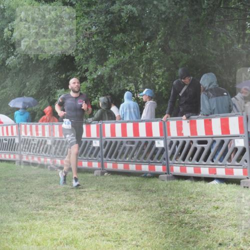 21.06.2025 - 27. Vierlanden-Triathlon KatJ http://msf.ph/oto/8035332 15.06.2025 13:51:08 Ziel 1113 meine-sportfotos.de