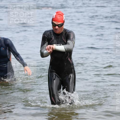 21.06.2025 - 27. Vierlanden-Triathlon Lena Gebhardt http://msf.ph/oto/8035333 15.06.2025 11:22:29 Schwimmen 891, 898, 914 meine-sportfotos.de