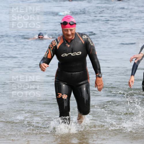 21.06.2025 - 27. Vierlanden-Triathlon Lena Gebhardt http://msf.ph/oto/8035345 15.06.2025 11:22:31 Schwimmen 891, 898, 914 meine-sportfotos.de