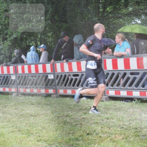 21.06.2025 - 27. Vierlanden-Triathlon KatJ http://msf.ph/oto/8035365 15.06.2025 13:51:09 Ziel 1113 meine-sportfotos.de