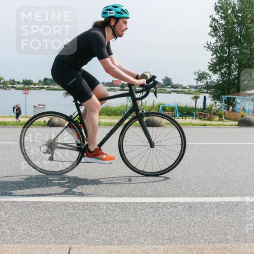 21.06.2025 - 27. Vierlanden-Triathlon H.Heesch http://msf.ph/oto/8035367 15.06.2025 11:43:53 Radfahren 769 meine-sportfotos.de