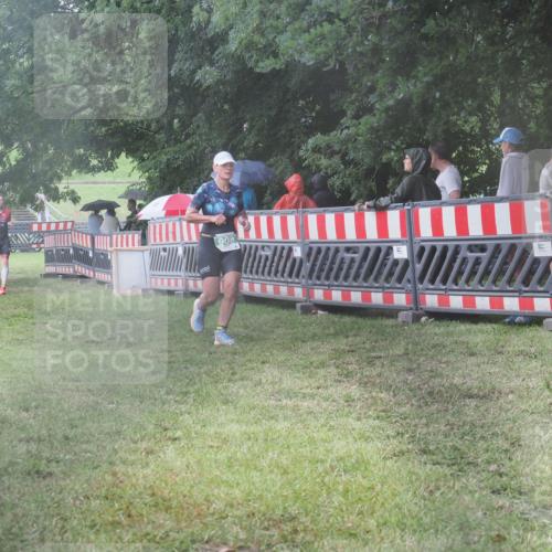21.06.2025 - 27. Vierlanden-Triathlon KatJ http://msf.ph/oto/8035385 15.06.2025 13:51:24 Ziel 908, 1119 meine-sportfotos.de
