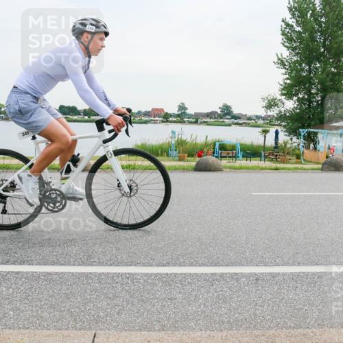 15.06.2025 - 27. Vierlanden-Triathlon H.Heesch http://msf.ph/oto/8035449 15.06.2025 10:45:05 Radfahren 188, 196, 233, 345, 360, 439 meine-sportfotos.de