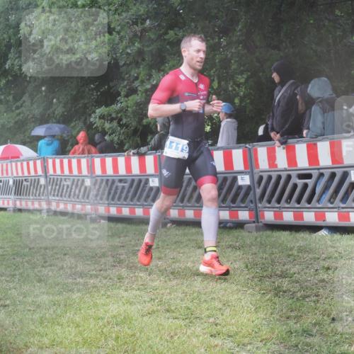 21.06.2025 - 27. Vierlanden-Triathlon KatJ http://msf.ph/oto/8035456 15.06.2025 13:51:30 Ziel 1119 meine-sportfotos.de
