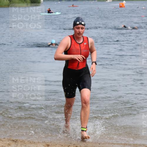 21.06.2025 - 27. Vierlanden-Triathlon Lena Gebhardt http://msf.ph/oto/8035457 15.06.2025 11:22:50 Schwimmen 894 meine-sportfotos.de