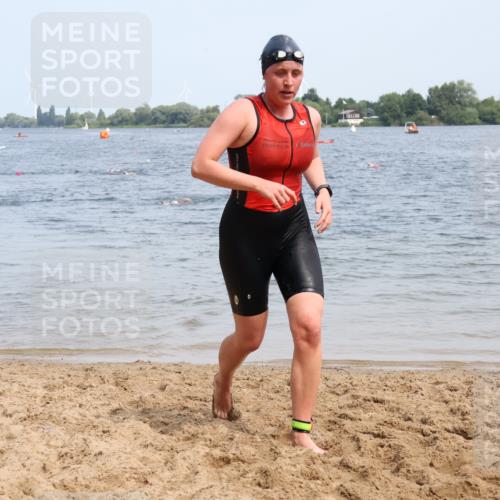 21.06.2025 - 27. Vierlanden-Triathlon Lena Gebhardt http://msf.ph/oto/8035483 15.06.2025 11:22:52 Schwimmen 894 meine-sportfotos.de