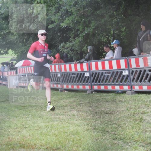 21.06.2025 - 27. Vierlanden-Triathlon KatJ http://msf.ph/oto/8035484 15.06.2025 13:51:46 Ziel 729, 1115, 1154 meine-sportfotos.de