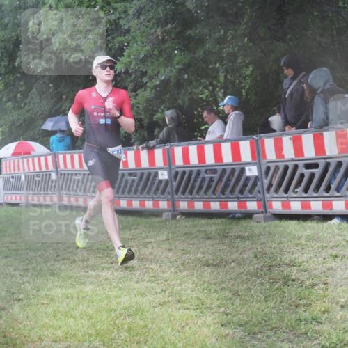 21.06.2025 - 27. Vierlanden-Triathlon KatJ http://msf.ph/oto/8035492 15.06.2025 13:51:46 Ziel 729, 1115, 1154 meine-sportfotos.de