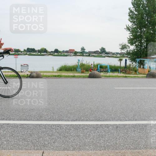 15.06.2025 - 27. Vierlanden-Triathlon H.Heesch http://msf.ph/oto/8035513 15.06.2025 10:45:11 Radfahren 360, 400, 456, 458 meine-sportfotos.de