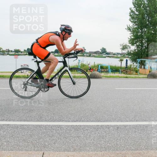 15.06.2025 - 27. Vierlanden-Triathlon H.Heesch http://msf.ph/oto/8035527 15.06.2025 10:45:11 Radfahren 360, 400, 456, 458 meine-sportfotos.de