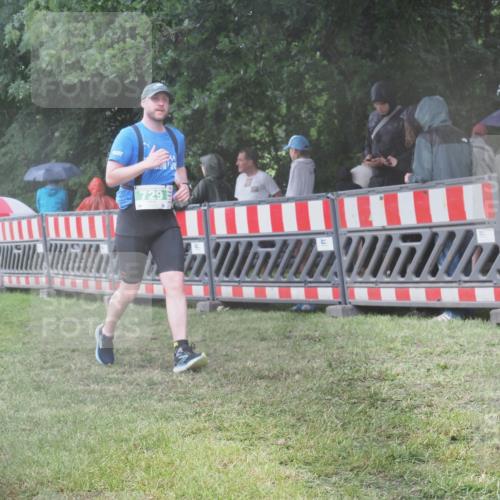 21.06.2025 - 27. Vierlanden-Triathlon KatJ http://msf.ph/oto/8035529 15.06.2025 13:51:55 Ziel 729, 1154 meine-sportfotos.de