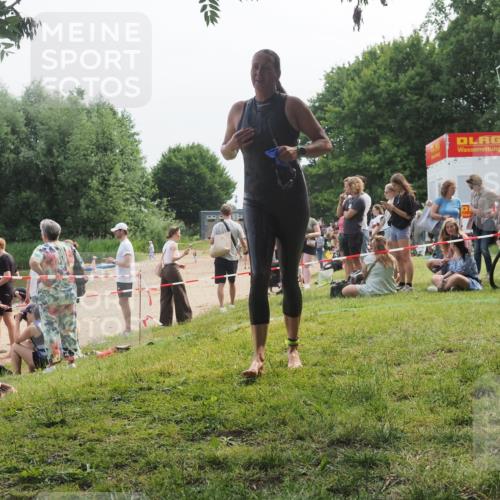 21.06.2025 - 27. Vierlanden-Triathlon KatJ http://msf.ph/oto/8035531 15.06.2025 11:20:17 Schwimmen 880, 930, 940, 976 meine-sportfotos.de