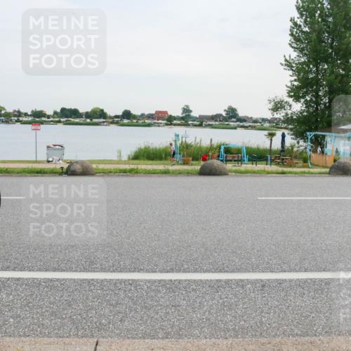 15.06.2025 - 27. Vierlanden-Triathlon H.Heesch http://msf.ph/oto/8035534 15.06.2025 10:45:12 Radfahren 400, 456, 458 meine-sportfotos.de
