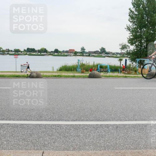 15.06.2025 - 27. Vierlanden-Triathlon H.Heesch http://msf.ph/oto/8035544 15.06.2025 10:45:14 Radfahren 97, 218, 400, 456, 458 meine-sportfotos.de