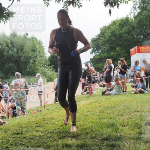 21.06.2025 - 27. Vierlanden-Triathlon KatJ http://msf.ph/oto/8035559 15.06.2025 11:20:18 Schwimmen 880, 926, 930, 940, 976 meine-sportfotos.de
