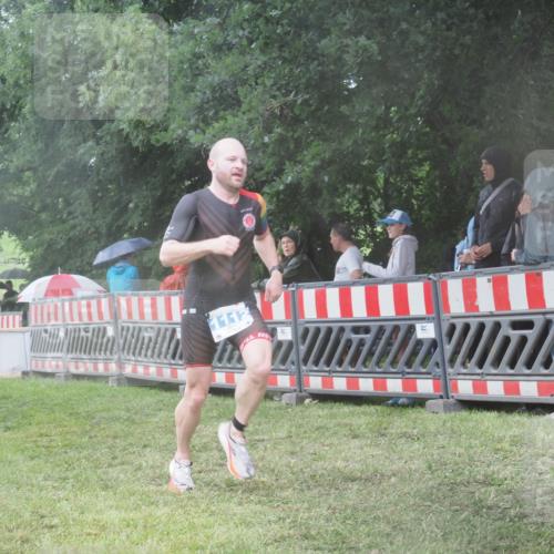 21.06.2025 - 27. Vierlanden-Triathlon KatJ http://msf.ph/oto/8035593 15.06.2025 13:52:13 Ziel 23, 1112, 1117, 1163 meine-sportfotos.de