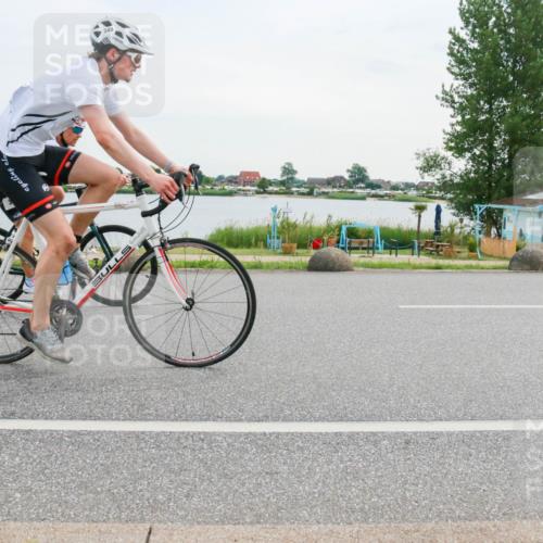 15.06.2025 - 27. Vierlanden-Triathlon H.Heesch http://msf.ph/oto/8035608 15.06.2025 10:45:27 Radfahren 10, 183, 252, 321, 349, 395, 413, 442 meine-sportfotos.de