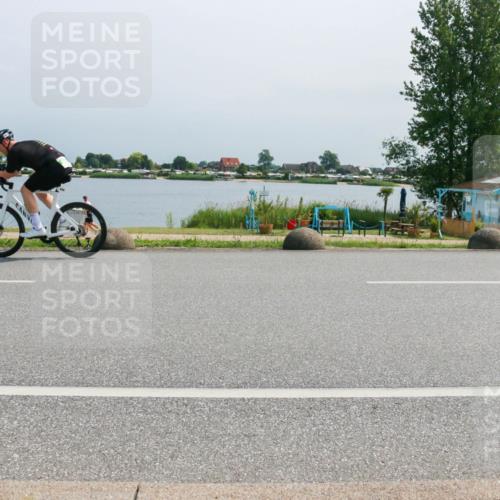 21.06.2025 - 27. Vierlanden-Triathlon H.Heesch http://msf.ph/oto/8035642 15.06.2025 11:44:25 Radfahren 668 meine-sportfotos.de