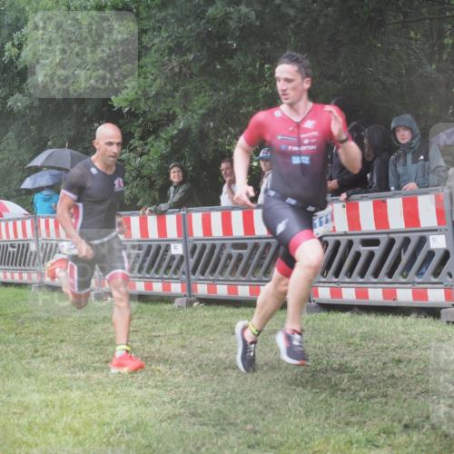 21.06.2025 - 27. Vierlanden-Triathlon KatJ http://msf.ph/oto/8035644 15.06.2025 13:52:20 Ziel 776, 1117, 1163 meine-sportfotos.de