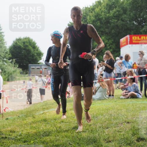 21.06.2025 - 27. Vierlanden-Triathlon KatJ http://msf.ph/oto/8035653 15.06.2025 11:20:28 Schwimmen 838, 880, 890, 926 meine-sportfotos.de
