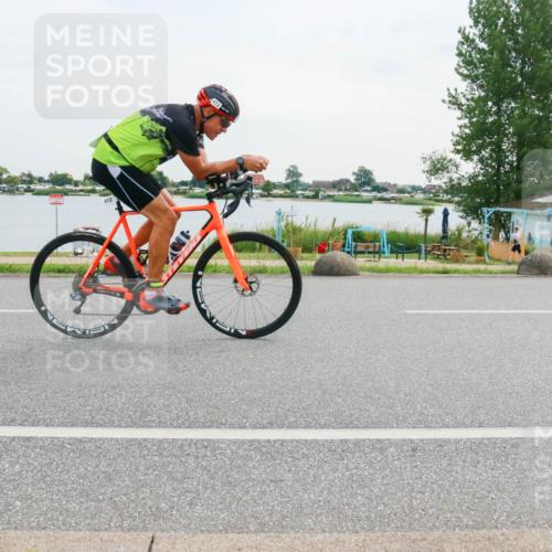 15.06.2025 - 27. Vierlanden-Triathlon H.Heesch http://msf.ph/oto/8035691 15.06.2025 10:45:28 Radfahren 183, 252, 321, 349, 395, 413, 442 meine-sportfotos.de