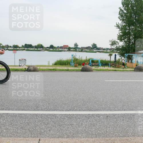 15.06.2025 - 27. Vierlanden-Triathlon H.Heesch http://msf.ph/oto/8035694 15.06.2025 10:45:28 Radfahren 183, 252, 321, 349, 395, 413, 442 meine-sportfotos.de