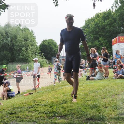 21.06.2025 - 27. Vierlanden-Triathlon KatJ http://msf.ph/oto/8035696 15.06.2025 11:20:34 Schwimmen 838, 890, 926, 969 meine-sportfotos.de