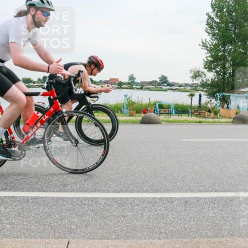 15.06.2025 - 27. Vierlanden-Triathlon H.Heesch http://msf.ph/oto/8035699 15.06.2025 10:45:28 Radfahren 183, 252, 321, 349, 395, 413, 442 meine-sportfotos.de