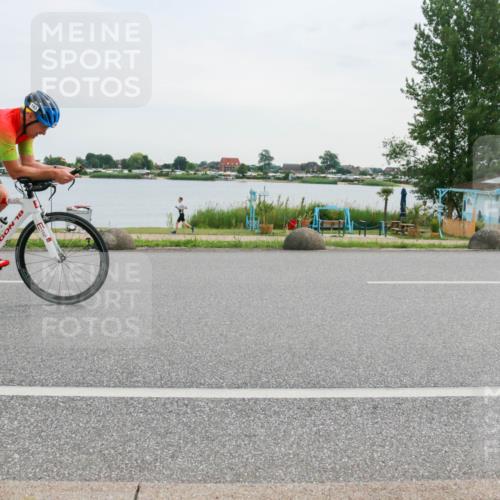 15.06.2025 - 27. Vierlanden-Triathlon H.Heesch http://msf.ph/oto/8035703 15.06.2025 10:45:31 Radfahren 183, 252, 321, 395, 413, 415, 442 meine-sportfotos.de